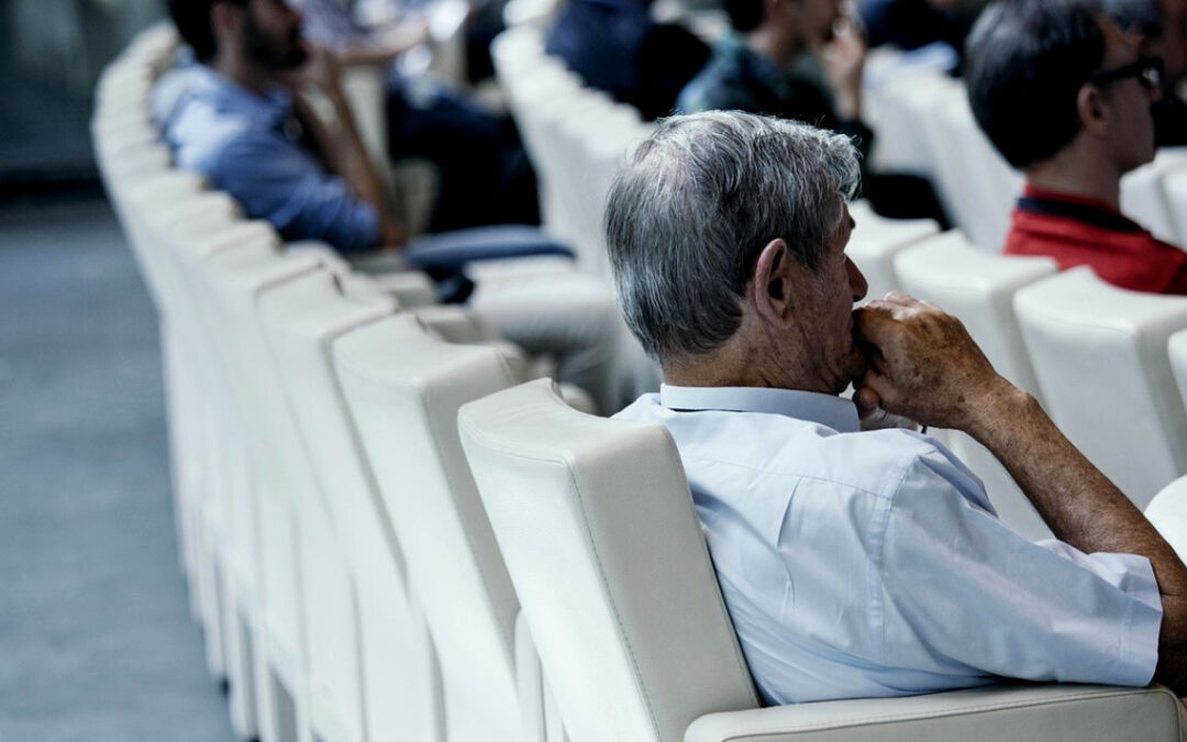 How to Engage Meeting Attendees: 10 Powerful Ways to Inspire Participation